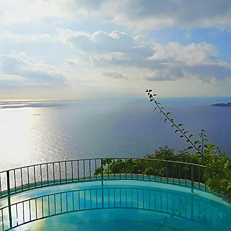 Celeste Villa Arola (Campania)